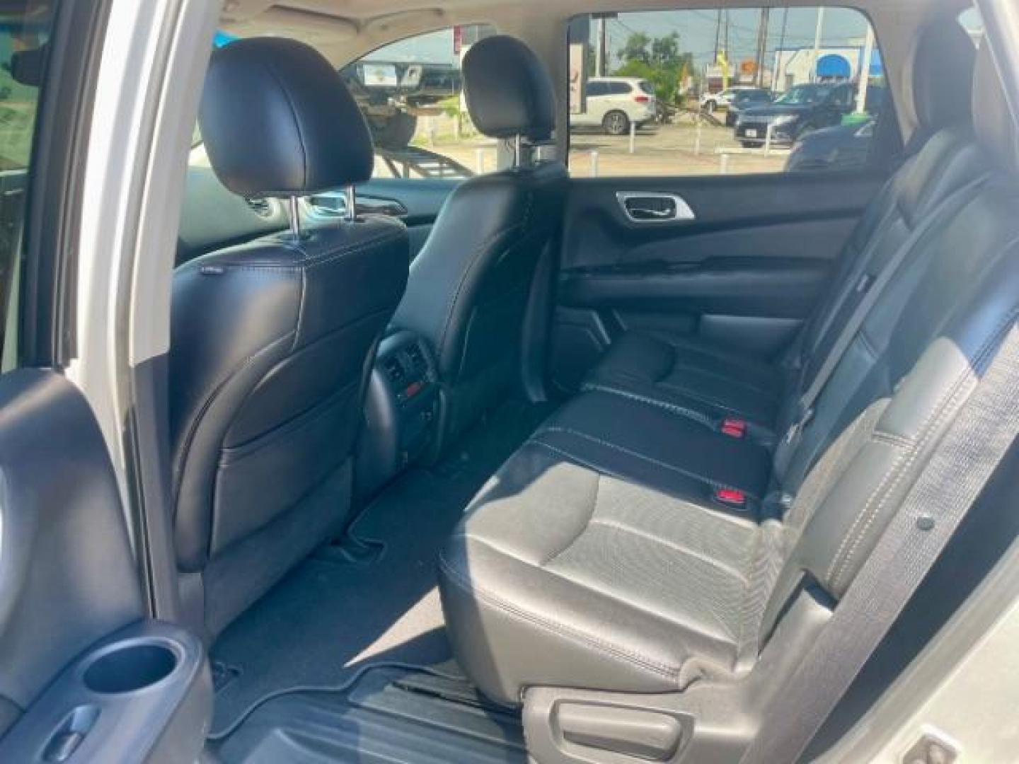 2015 Brilliant Silver Met Nissan Pathfinder SPORT UTILITY 4-DR (5N1AR2MN1FC) with an 3.5L V6 DOHC 24V engine, Continuously Variabl transmission, located at 4545 Spencer Hwy., Pasadena, 77504, (832) 266-1645, 29.666037, -95.173775 - Photo#10