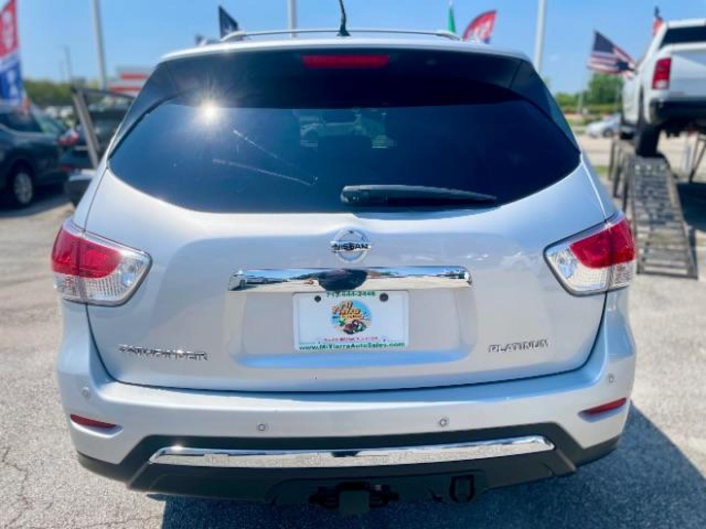 2015 Brilliant Silver Met Nissan Pathfinder SPORT UTILITY 4-DR (5N1AR2MN1FC) with an 3.5L V6 DOHC 24V engine, Continuously Variabl transmission, located at 4545 Spencer Hwy., Pasadena, 77504, (832) 266-1645, 29.666037, -95.173775 - Photo#3