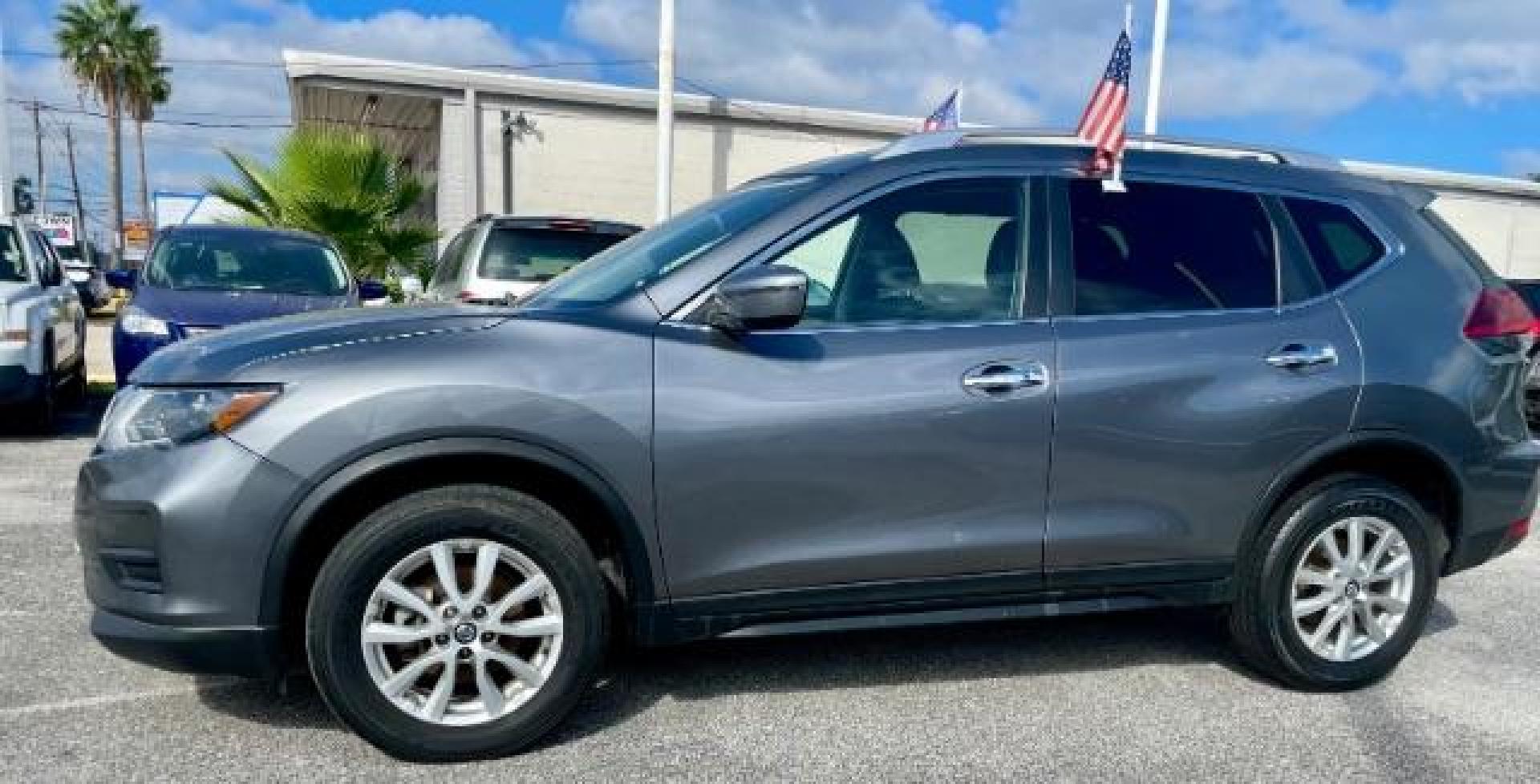 2018 Gun Metallic /Charcoal, cloth Nissan Rogue SV AWD (KNMAT2MV9JP) with an 2.5L L4 DOHC 16V engine, Continuously Variabl transmission, located at 4545 Spencer Hwy., Pasadena, 77504, (832) 266-1645, 29.666037, -95.173775 - Photo#3