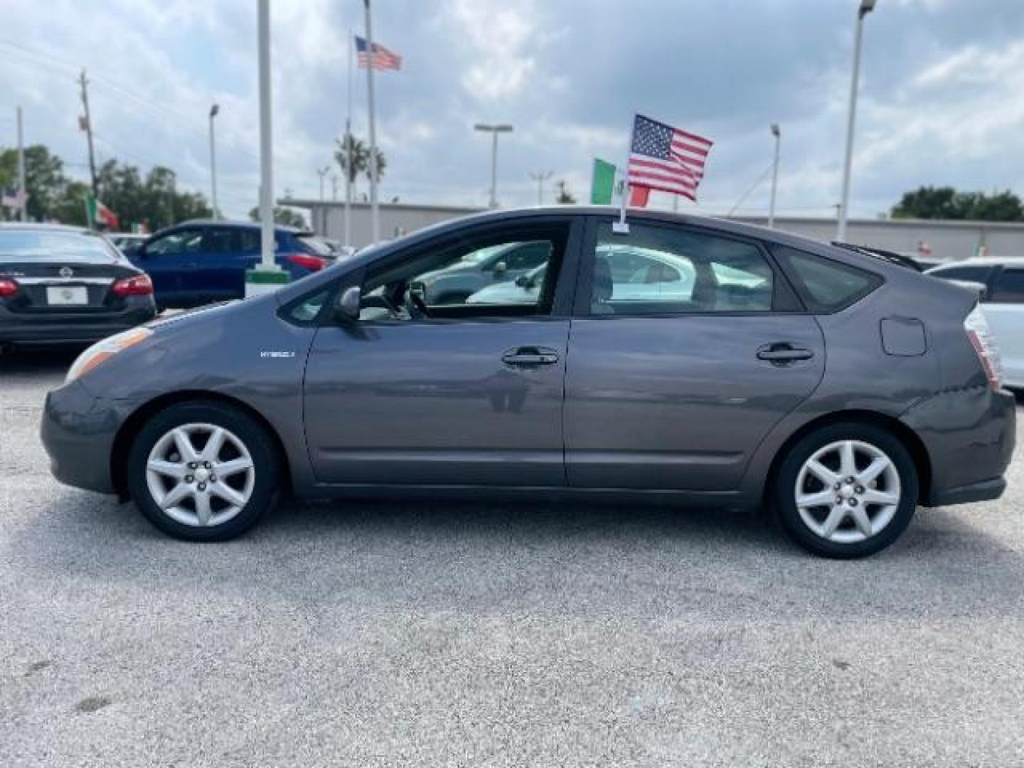 2007 Magnetic Gray /Dark Gray Cloth Interior Toyota Prius 4-Door Liftback (JTDKB20U373) with an 1.5L L4 DOHC 16V HYBRID engine, Continuously Variable Transmission transmission, located at 4545 Spencer Hwy., Pasadena, 77504, (832) 266-1645, 29.666037, -95.173775 - Photo#2