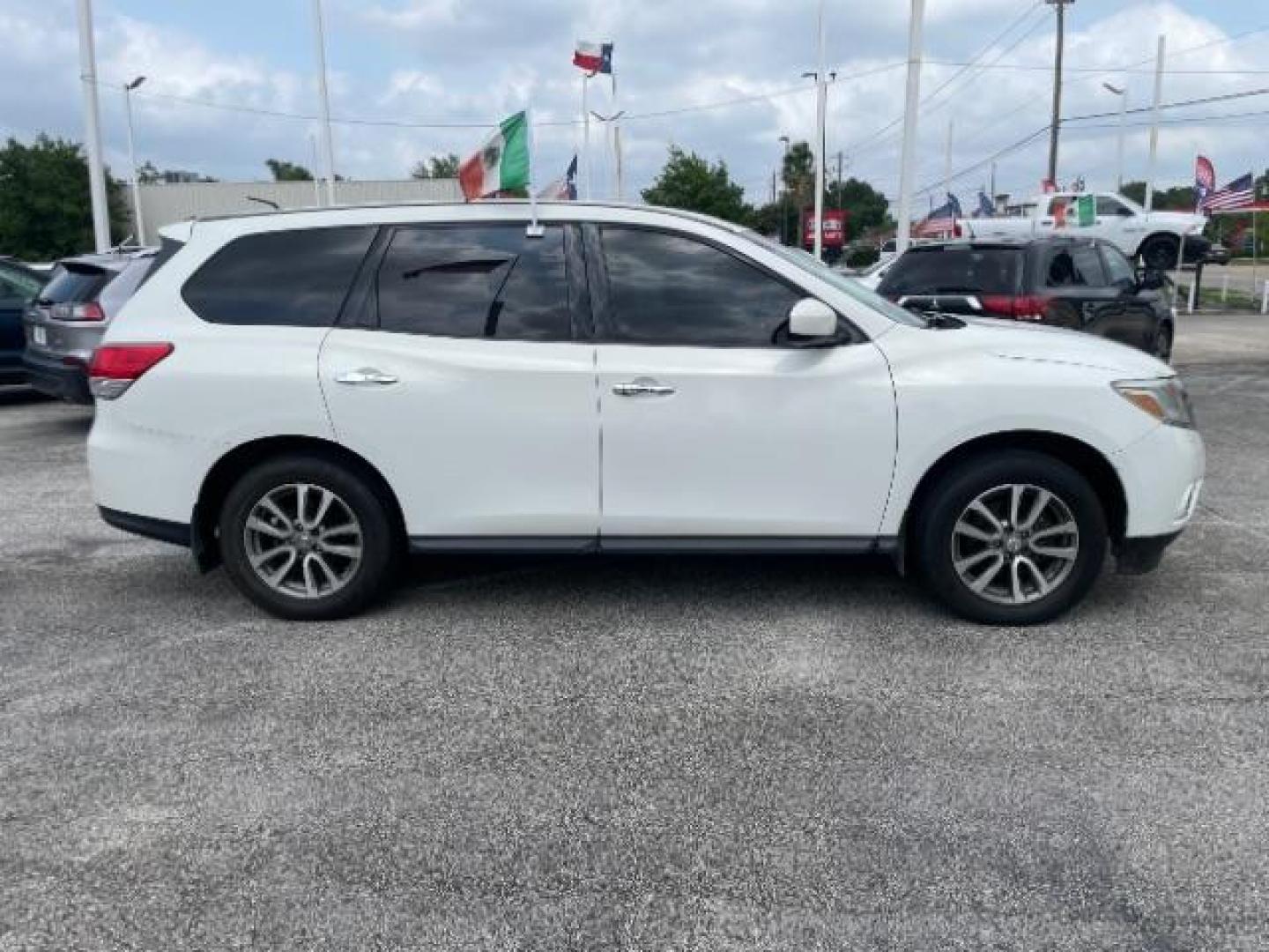 2014 Moonlight White Nissan Pathfinder S 4WD (5N1AR2MM4EC) with an 3.5L V6 DOHC 24V engine, Continuously Variabl transmission, located at 7935 Gulf Freeway, Houston, 77017, (832) 266-1645, 29.684393, -95.275665 - Photo#2