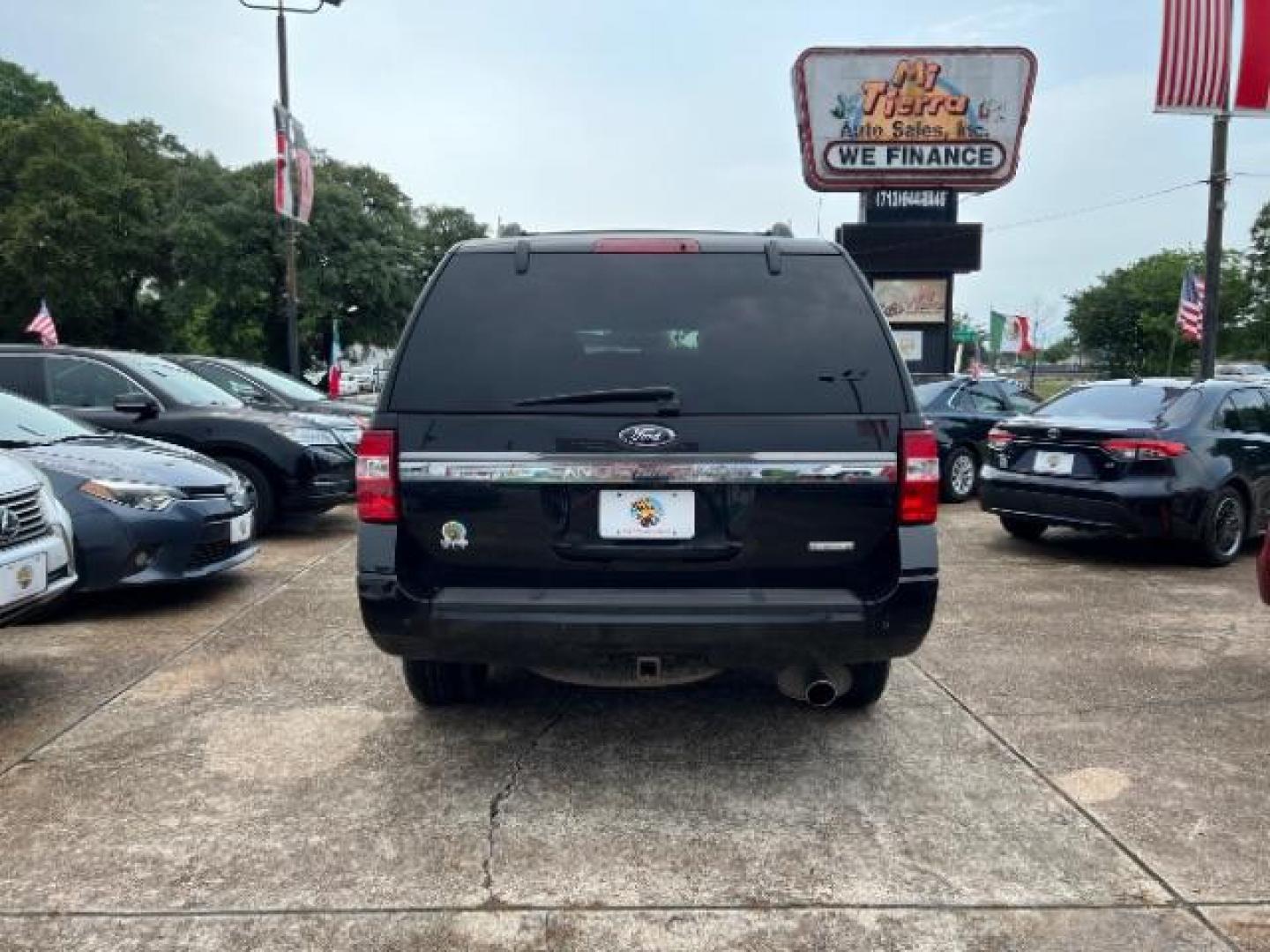 2015 Tuxedo Black Metallic Ford Expedition XLT 2WD (1FMJU1HT4FE) with an 3.5L V6 DOHC 24V FFV engine, 6-Speed Automatic transmission, located at 7935 Gulf Freeway, Houston, 77017, (832) 266-1645, 29.684393, -95.275665 - Photo#5