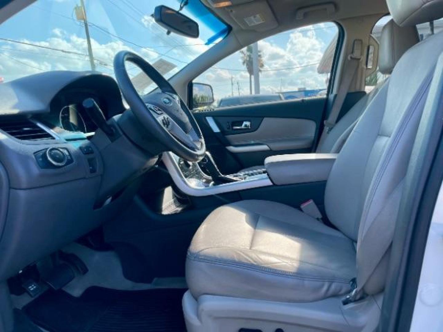 2011 White Platinum Tricoat Metallic Ford Edge Limited FWD (2FMDK3KC8BB) with an 3.5L V6 DOHC 24V engine, 6-Speed Automatic transmission, located at 4545 Spencer Hwy., Pasadena, 77504, (832) 266-1645, 29.666037, -95.173775 - Photo#8