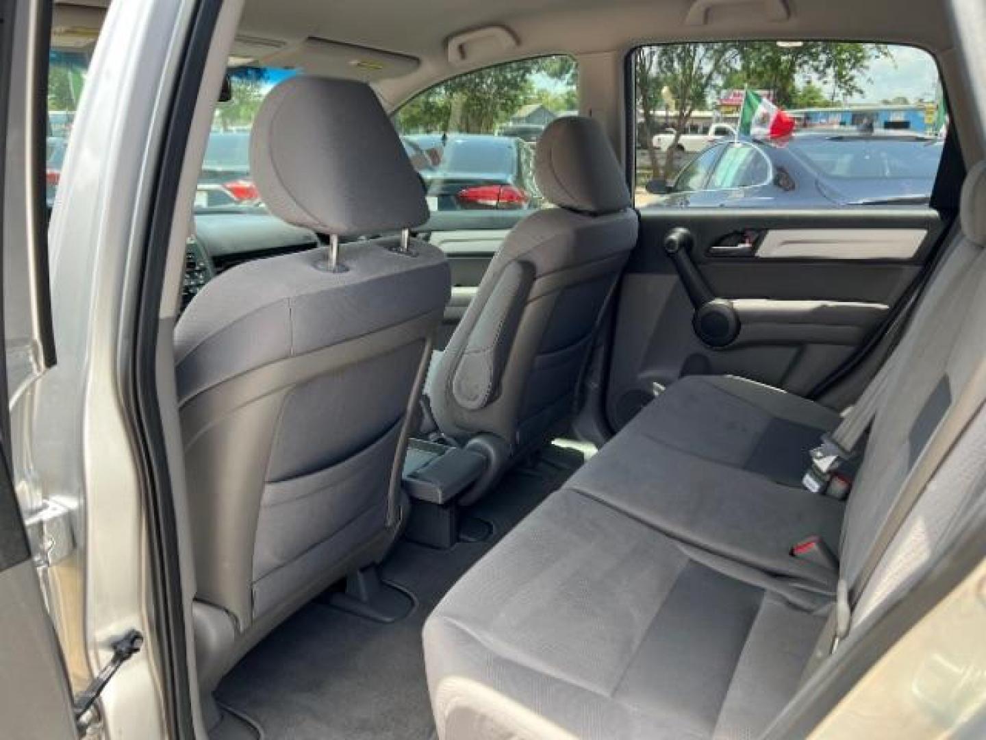 2011 Alabaster Silver Metallic /Black Cloth Interior Honda CR-V SE 2WD 5-Speed AT (JHLRE3H48BC) with an 2.4L L4 DOHC 16V engine, 5-Speed Automatic transmission, located at 7935 Gulf Freeway, Houston, 77017, (832) 266-1645, 29.684393, -95.275665 - Photo#9