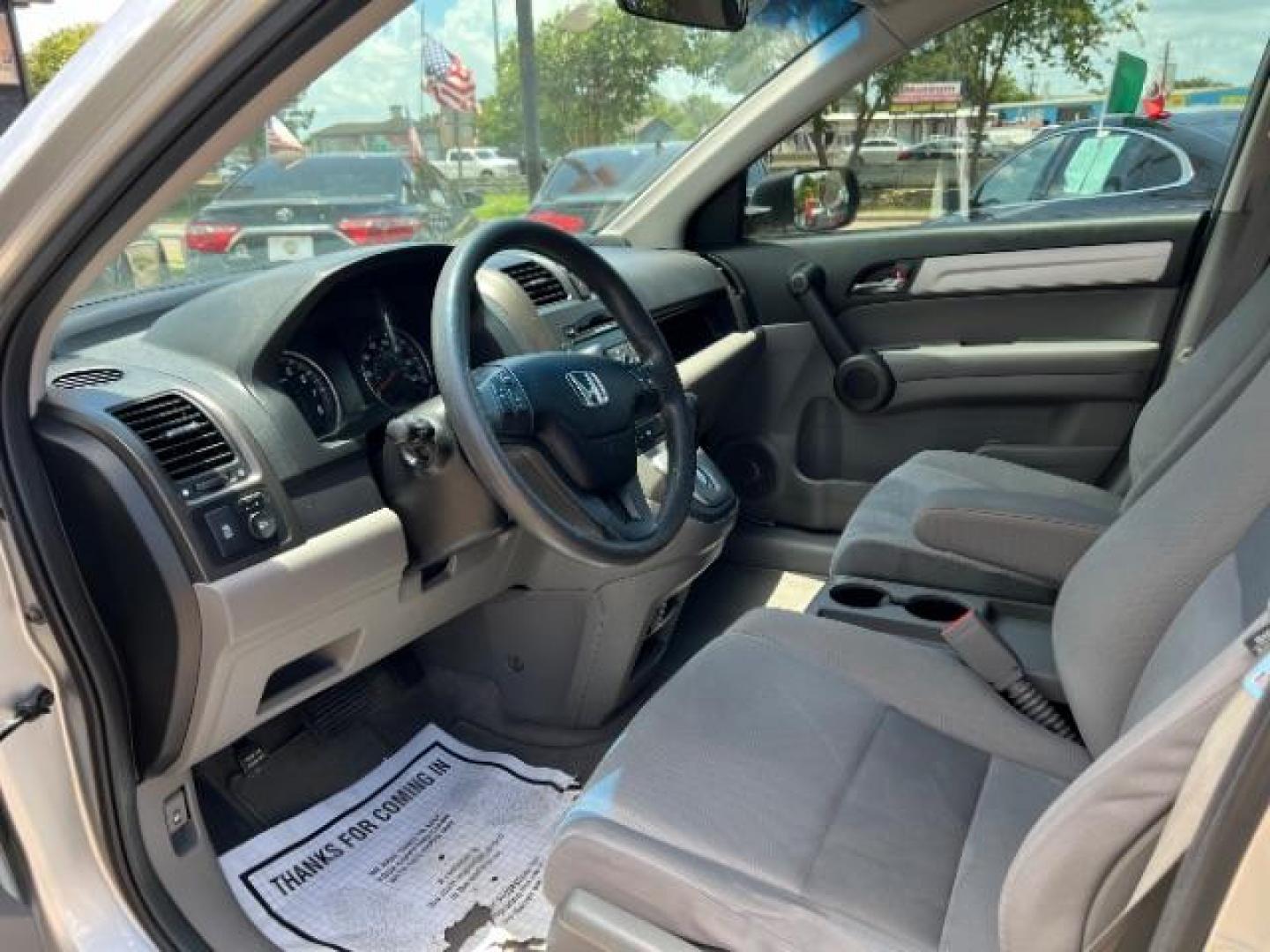 2011 Alabaster Silver Metallic /Black Cloth Interior Honda CR-V SE 2WD 5-Speed AT (JHLRE3H48BC) with an 2.4L L4 DOHC 16V engine, 5-Speed Automatic transmission, located at 7935 Gulf Freeway, Houston, 77017, (832) 266-1645, 29.684393, -95.275665 - Photo#8