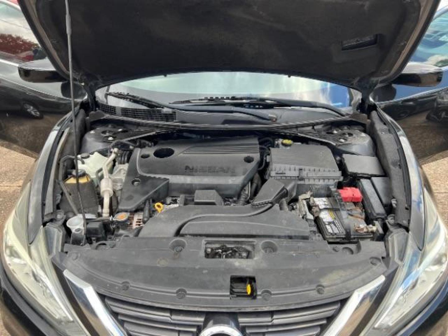 2018 Super Black /Charcoal, cloth Nissan Altima 2.5 SV (1N4AL3AP0JC) with an 2.5L L4 DOHC 16V engine, Continuously Variable Transmission transmission, located at 7935 Gulf Freeway, Houston, 77017, (832) 266-1645, 29.684393, -95.275665 - Photo#14