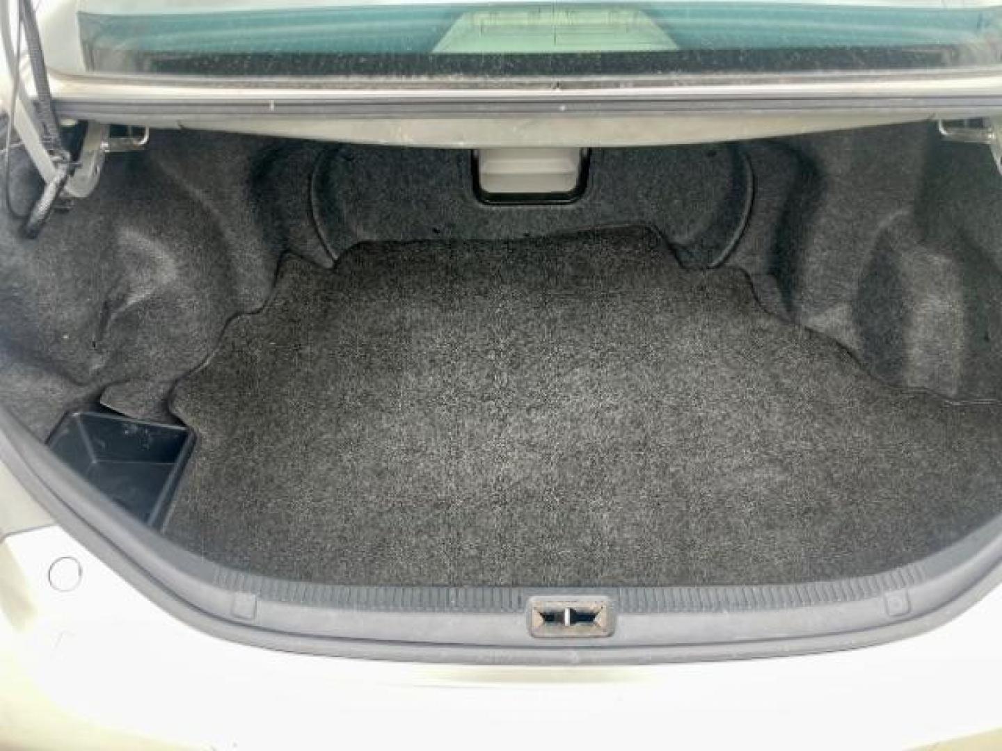 2009 Magnetic Gray /Ash Cloth Interior Toyota Camry XLE 5-Spd AT (4T1BE46K89U) with an 2.4L L4 DOHC 16V engine, 5-Speed Automatic transmission, located at 4545 Spencer Hwy., Pasadena, 77504, (832) 266-1645, 29.666037, -95.173775 - Photo#15