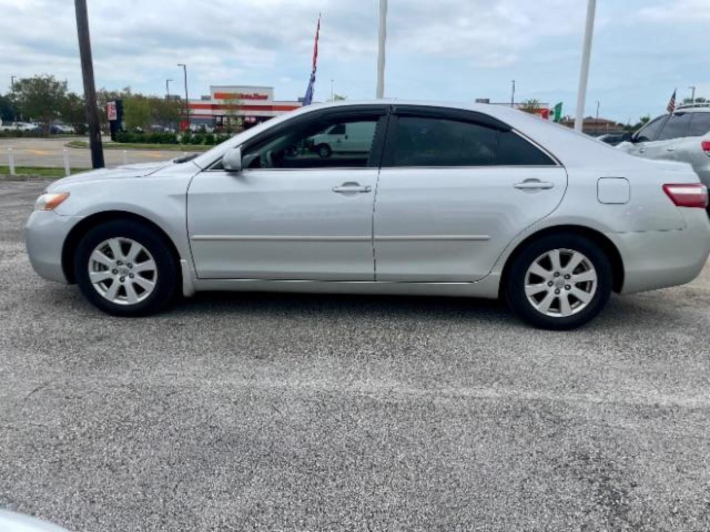 2009 Magnetic Gray /Ash Cloth Interior Toyota Camry XLE 5-Spd AT (4T1BE46K89U) with an 2.4L L4 DOHC 16V engine, 5-Speed Automatic transmission, located at 4545 Spencer Hwy., Pasadena, 77504, (832) 266-1645, 29.666037, -95.173775 - Photo#1