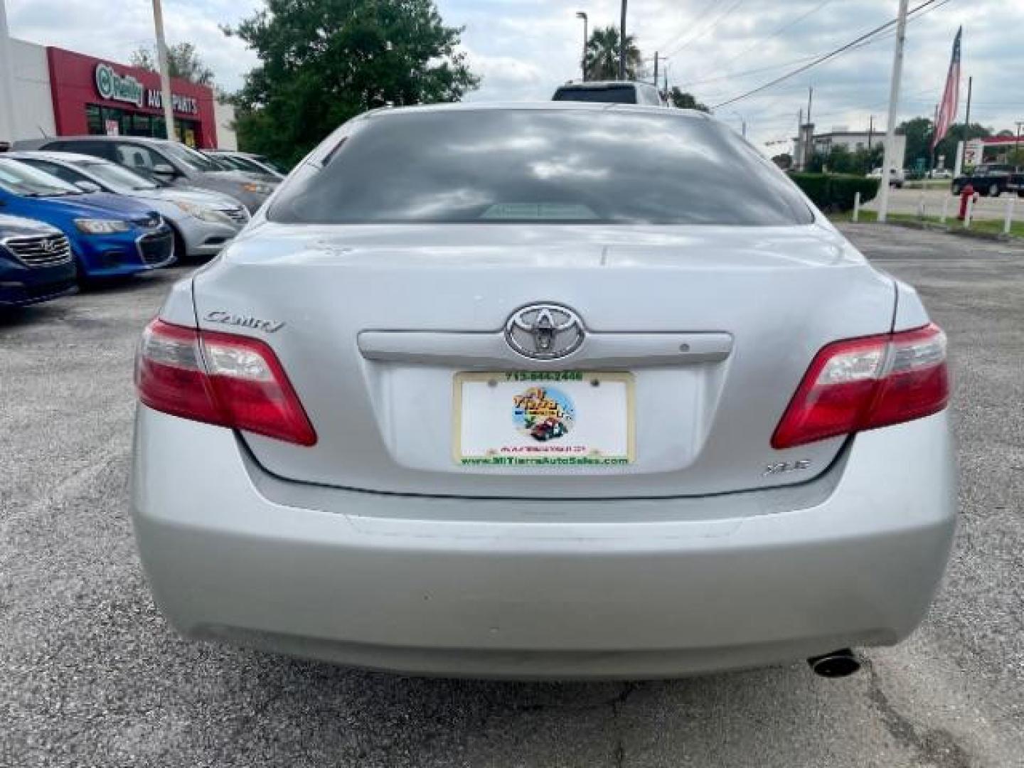 2009 Magnetic Gray /Ash Cloth Interior Toyota Camry XLE 5-Spd AT (4T1BE46K89U) with an 2.4L L4 DOHC 16V engine, 5-Speed Automatic transmission, located at 4545 Spencer Hwy., Pasadena, 77504, (832) 266-1645, 29.666037, -95.173775 - Photo#3