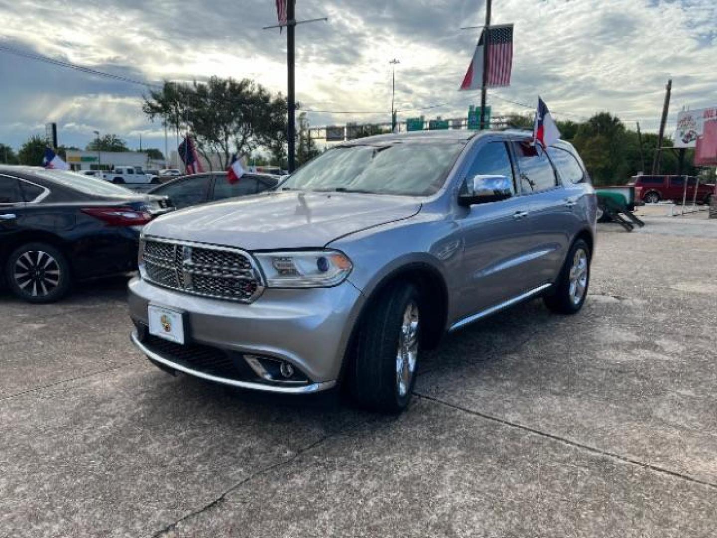 2015 Granite Crystal Meta Dodge Durango SXT RWD (1C4RDHAG8FC) with an 3.6L V6 DOHC 24V engine, 8-Speed Automatic transmission, located at 4545 Spencer Hwy., Pasadena, 77504, (832) 266-1645, 29.666037, -95.173775 - Photo#2