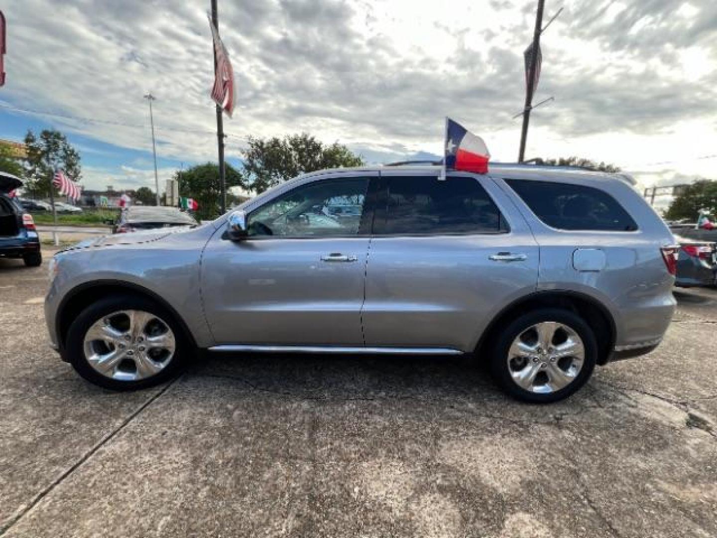 2015 Granite Crystal Meta Dodge Durango SXT RWD (1C4RDHAG8FC) with an 3.6L V6 DOHC 24V engine, 8-Speed Automatic transmission, located at 4545 Spencer Hwy., Pasadena, 77504, (832) 266-1645, 29.666037, -95.173775 - Photo#3