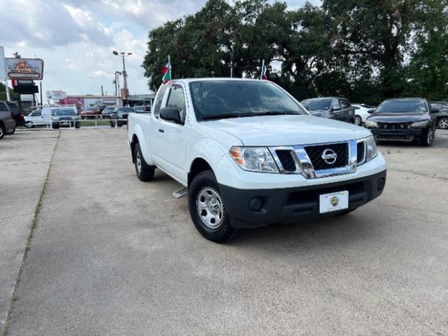 2019 Glacier White Nissan Frontier S King Cab I4 5AT 2WD (1N6BD0CT4KN) with an 2.5L L4 DOHC 16V engine, 5-Speed Automatic transmission, located at 7935 Gulf Freeway, Houston, 77017, (832) 266-1645, 29.684393, -95.275665 - Photo#0