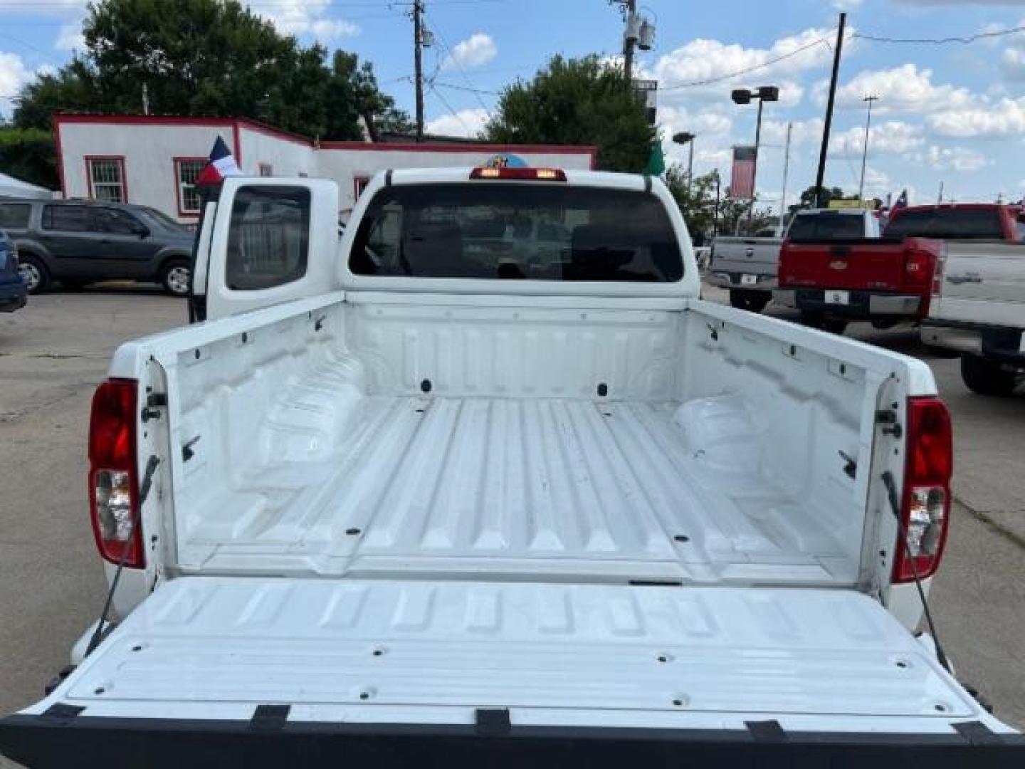 2019 Glacier White Nissan Frontier S King Cab I4 5AT 2WD (1N6BD0CT4KN) with an 2.5L L4 DOHC 16V engine, 5-Speed Automatic transmission, located at 7935 Gulf Freeway, Houston, 77017, (832) 266-1645, 29.684393, -95.275665 - Photo#15