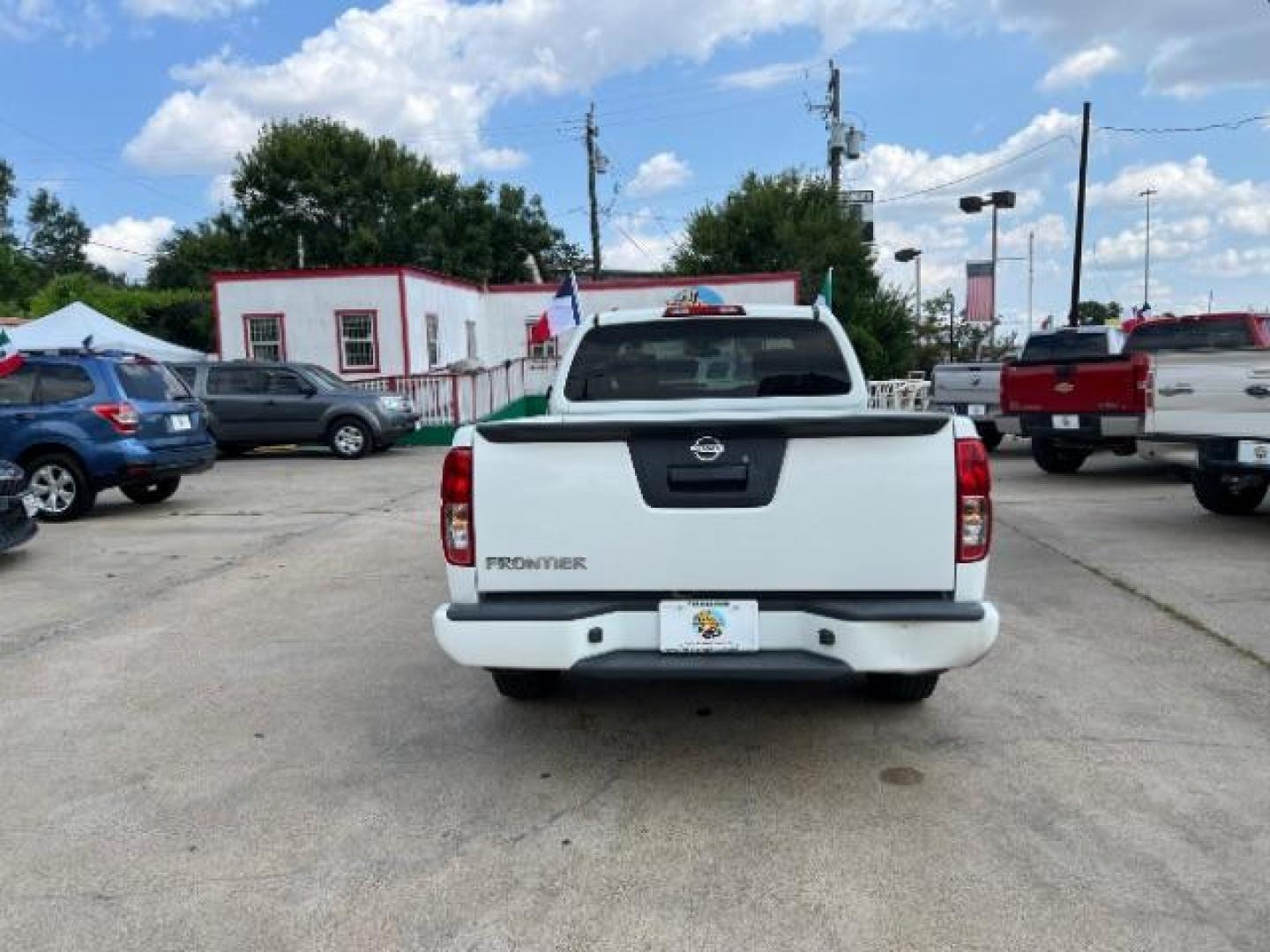 2019 Glacier White Nissan Frontier S King Cab I4 5AT 2WD (1N6BD0CT4KN) with an 2.5L L4 DOHC 16V engine, 5-Speed Automatic transmission, located at 7935 Gulf Freeway, Houston, 77017, (832) 266-1645, 29.684393, -95.275665 - Photo#5