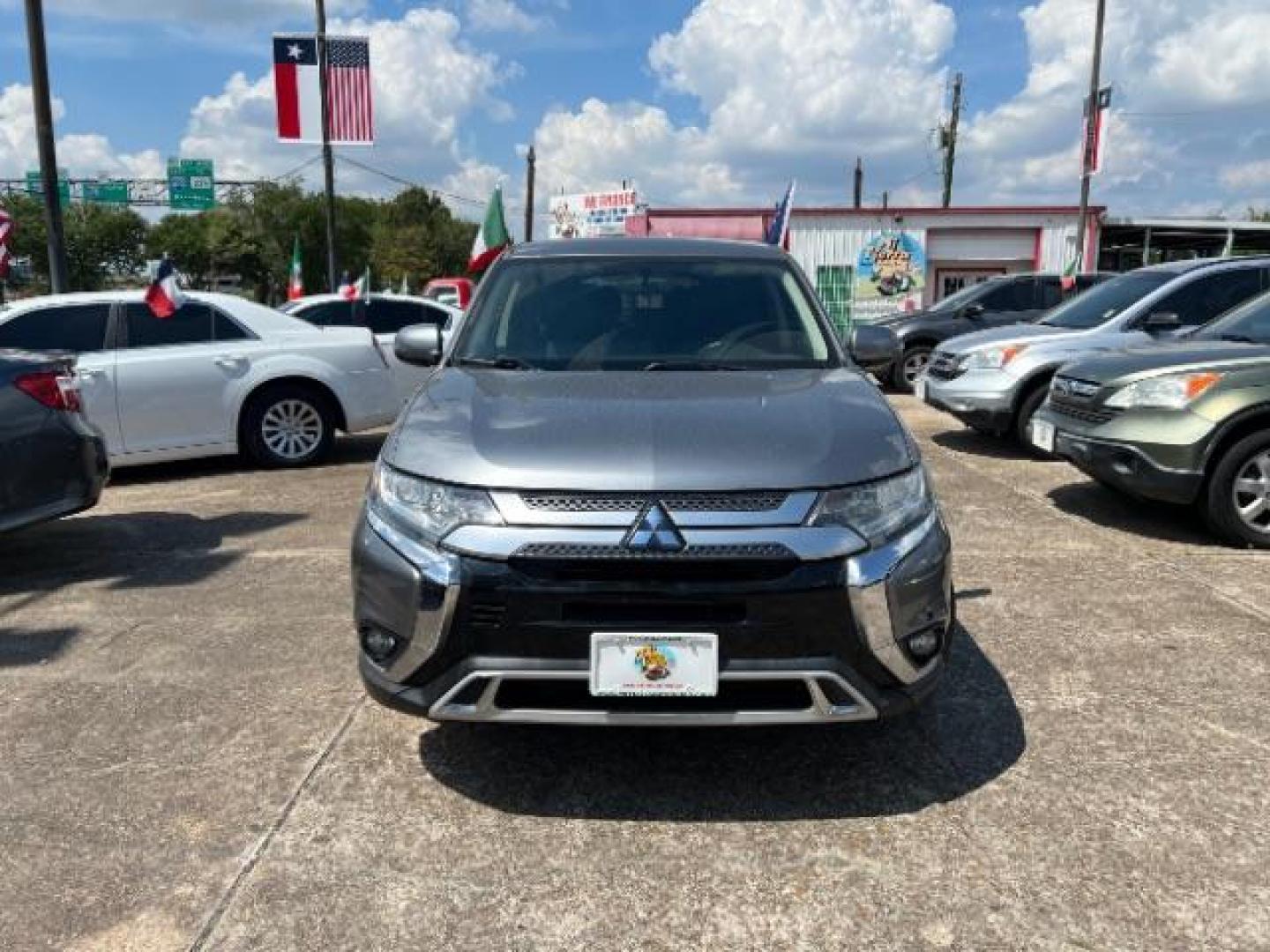 2019 Mercury Gray Metalli /Black, premium cloth Mitsubishi Outlander SE 2WD (JA4AD3A36KZ) with an 2.4L L4 DOHC 16V engine, Continuously Variabl transmission, located at 7935 Gulf Freeway, Houston, 77017, (832) 266-1645, 29.684393, -95.275665 - Photo#1