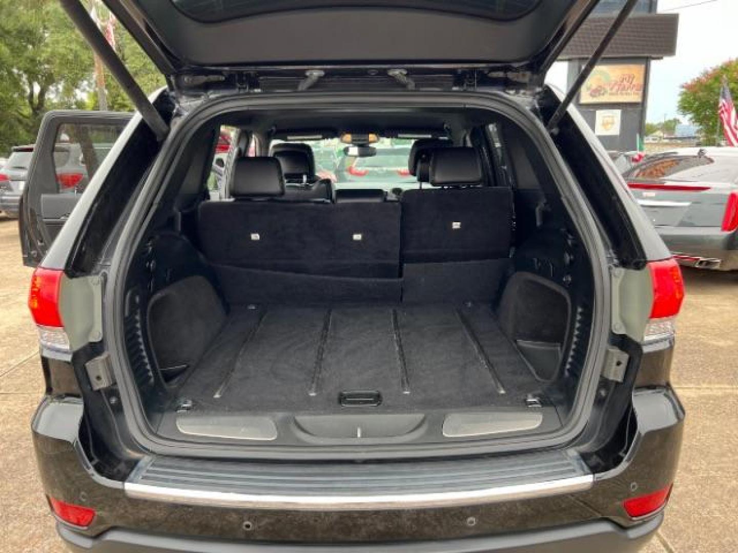 2017 Diamond Black Crystal Pearl Coat Jeep Grand Cherokee Limited 2WD (1C4RJEBG2HC) with an 3.6L V6 DOHC 24V engine, 8-Speed Automatic transmission, located at 7935 Gulf Freeway, Houston, 77017, (832) 266-1645, 29.684393, -95.275665 - Photo#13