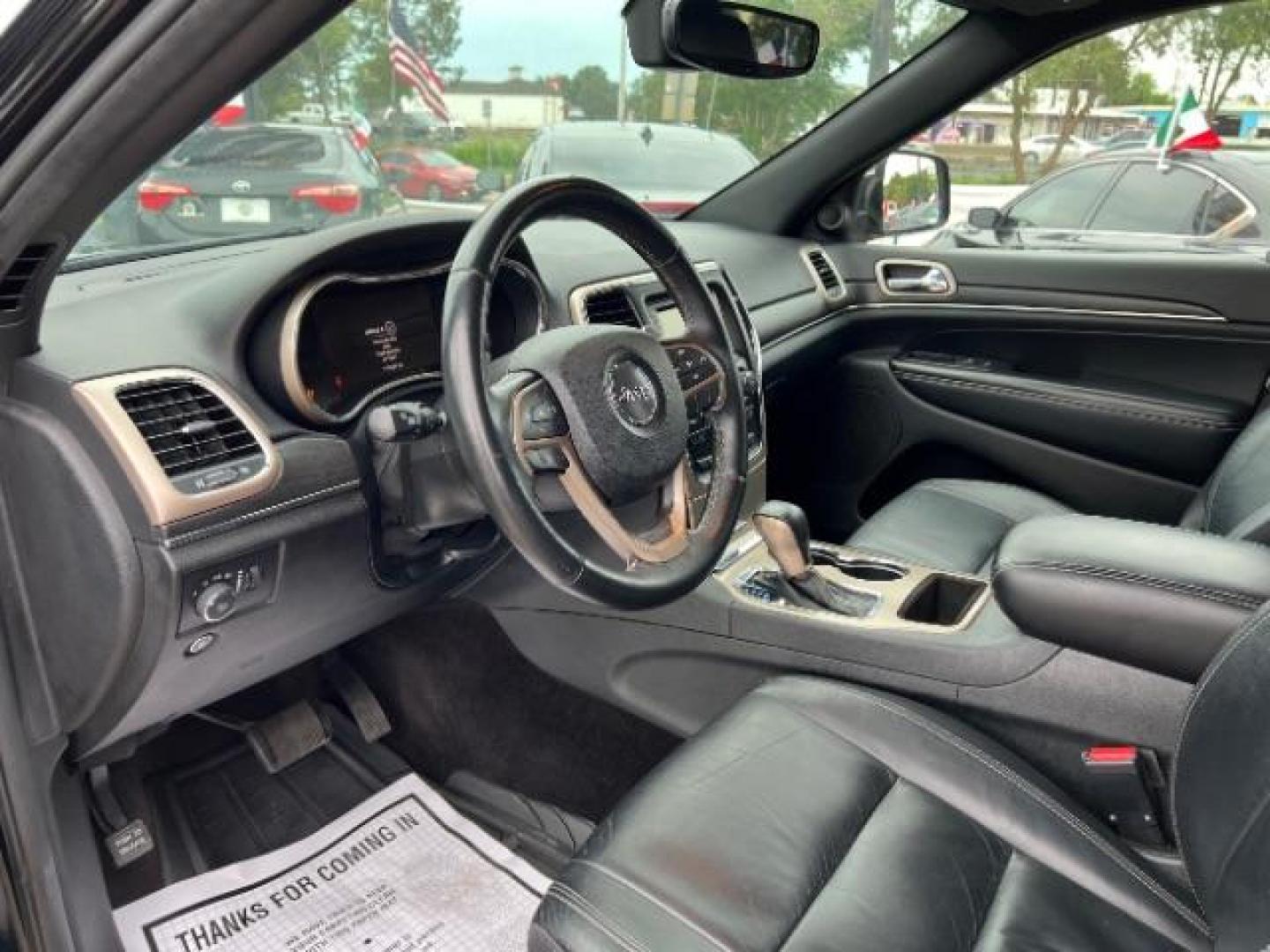 2017 Diamond Black Crystal Pearl Coat Jeep Grand Cherokee Limited 2WD (1C4RJEBG2HC) with an 3.6L V6 DOHC 24V engine, 8-Speed Automatic transmission, located at 7935 Gulf Freeway, Houston, 77017, (832) 266-1645, 29.684393, -95.275665 - Photo#8