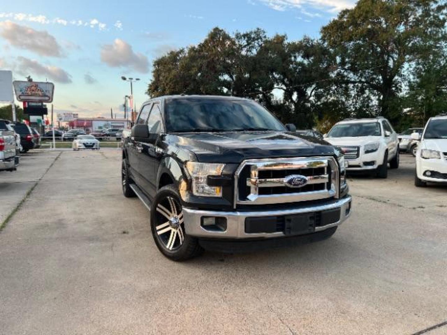 2015 Tuxedo Black Metallic Ford F-150 XLT SuperCrew 5.5-ft. Bed 2WD (1FTEW1CF8FF) with an 5.0L V8 engine, 6-Speed Automatic transmission, located at 7935 Gulf Freeway, Houston, 77017, (832) 266-1645, 29.684393, -95.275665 - Photo#0