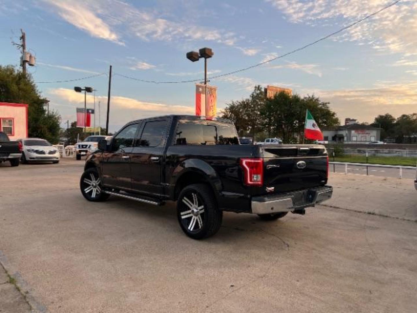 2015 Tuxedo Black Metallic Ford F-150 XLT SuperCrew 5.5-ft. Bed 2WD (1FTEW1CF8FF) with an 5.0L V8 engine, 6-Speed Automatic transmission, located at 7935 Gulf Freeway, Houston, 77017, (832) 266-1645, 29.684393, -95.275665 - Photo#4