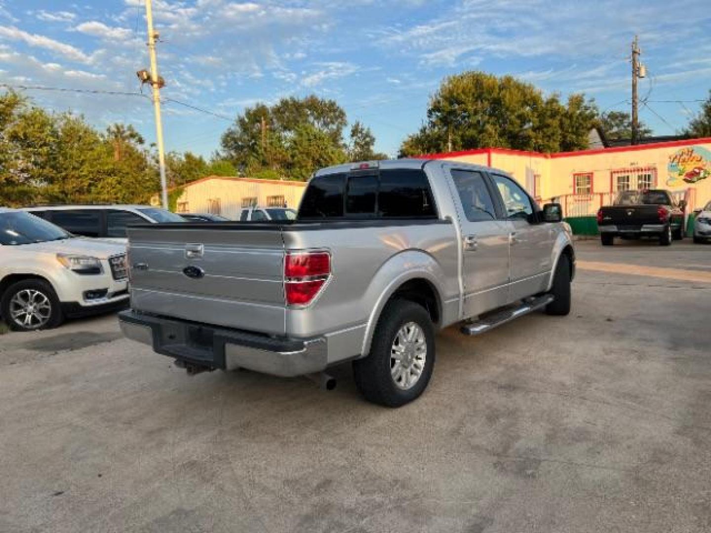 2012 Ingot Silver Metallic Ford F-150 Lariat SuperCrew 5.5-ft. Bed 2WD (1FTFW1CT3CF) with an 3.5L V6 TURBO engine, 6-Speed Automatic transmission, located at 7935 Gulf Freeway, Houston, 77017, (832) 266-1645, 29.684393, -95.275665 - Photo#6