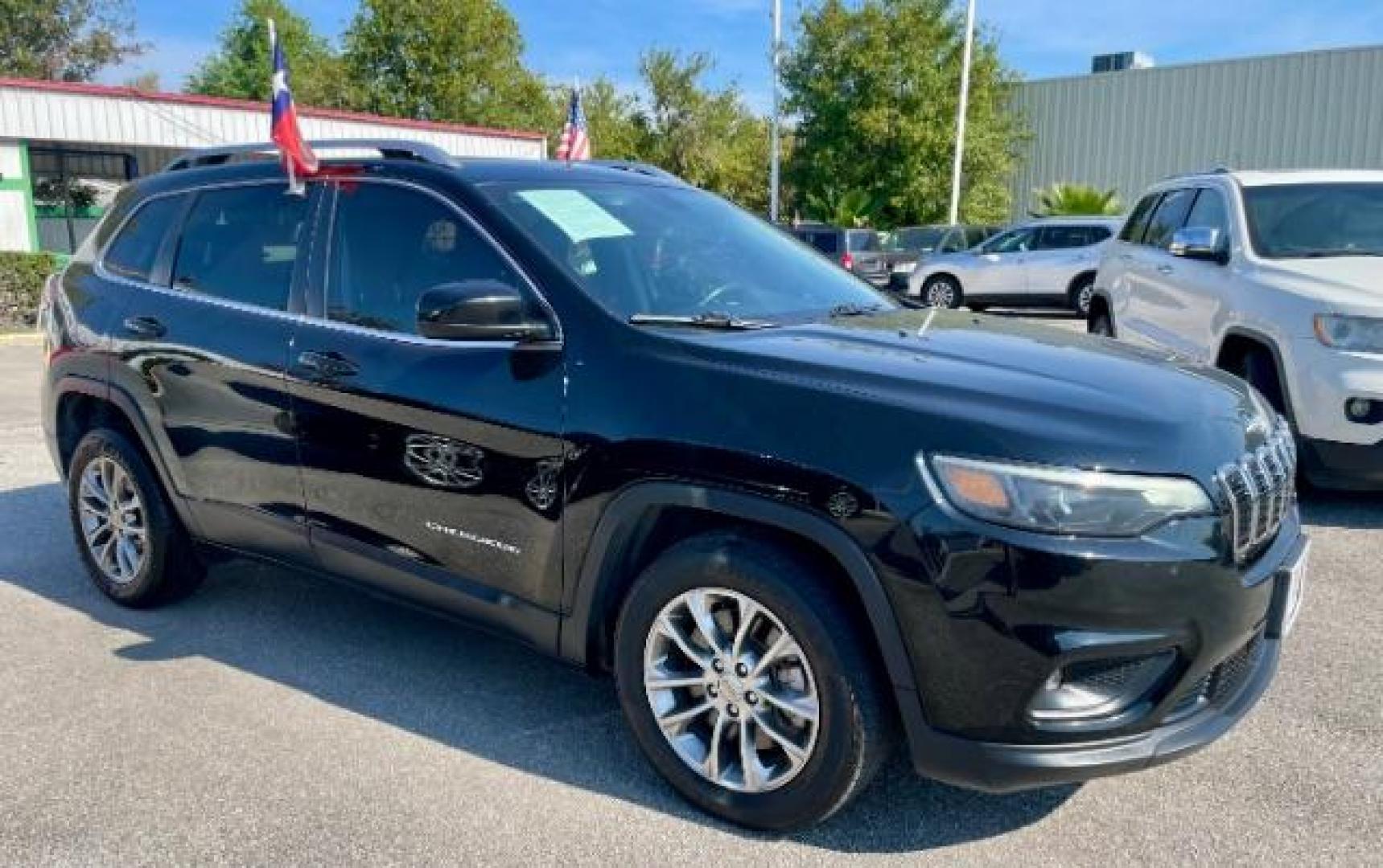 2019 Diamond Black Crystal Pearl Coat /Black, vinyl/cloth Jeep Cherokee Latitude Plus FWD (1C4PJLLB6KD) with an 2.4L L4 DOHC 16V engine, 9-Speed Automatic transmission, located at 4545 Spencer Hwy., Pasadena, 77504, (832) 266-1645, 29.666037, -95.173775 - Photo#0