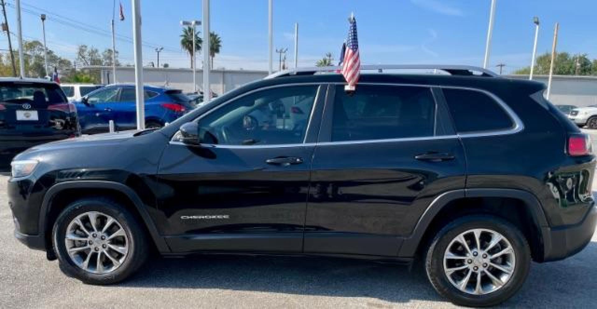 2019 Diamond Black Crystal Pearl Coat /Black, vinyl/cloth Jeep Cherokee Latitude Plus FWD (1C4PJLLB6KD) with an 2.4L L4 DOHC 16V engine, 9-Speed Automatic transmission, located at 4545 Spencer Hwy., Pasadena, 77504, (832) 266-1645, 29.666037, -95.173775 - Photo#2