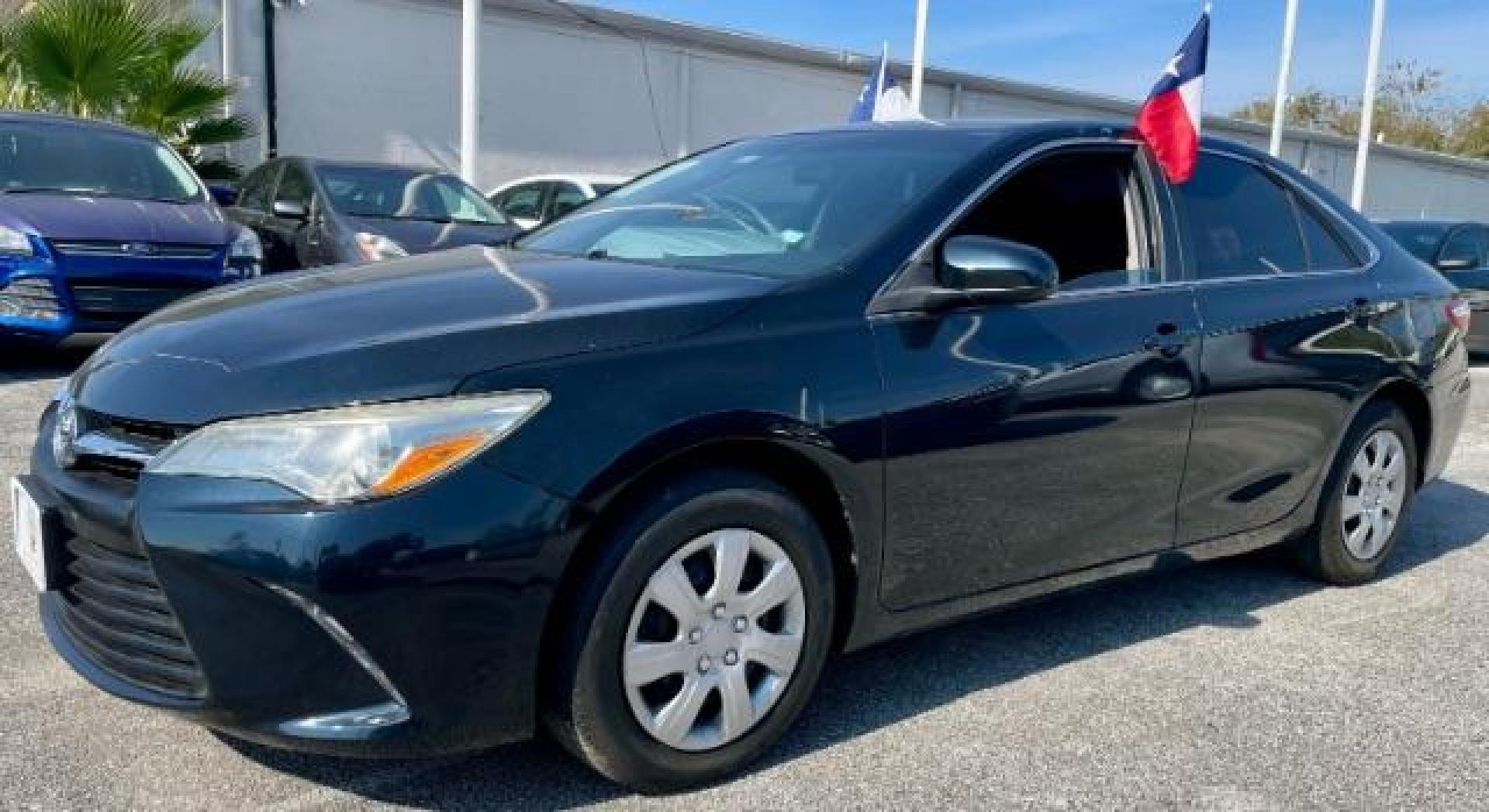 2016 GREEN Toyota Camry LE (4T4BF1FK2GR) with an 2.5L L4 DOHC 16V engine, 6-Speed Automatic transmission, located at 4545 Spencer Hwy., Pasadena, 77504, (832) 266-1645, 29.666037, -95.173775 - Photo#0