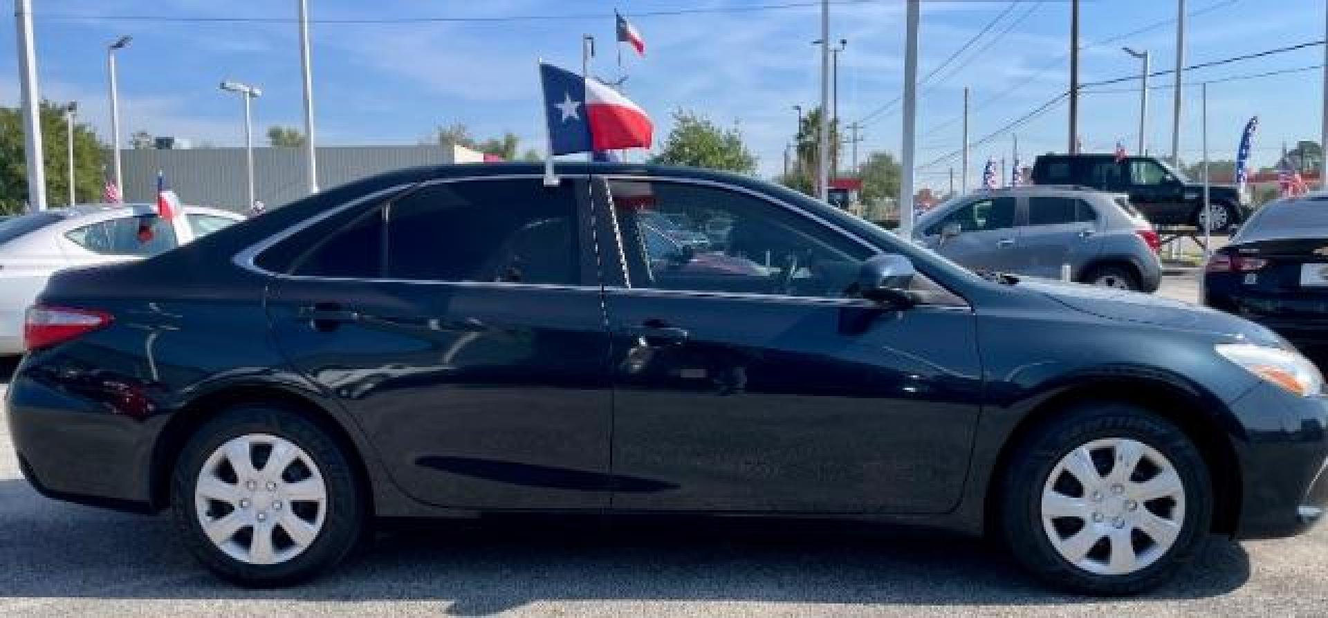 2016 GREEN Toyota Camry LE (4T4BF1FK2GR) with an 2.5L L4 DOHC 16V engine, 6-Speed Automatic transmission, located at 4545 Spencer Hwy., Pasadena, 77504, (832) 266-1645, 29.666037, -95.173775 - Photo#2