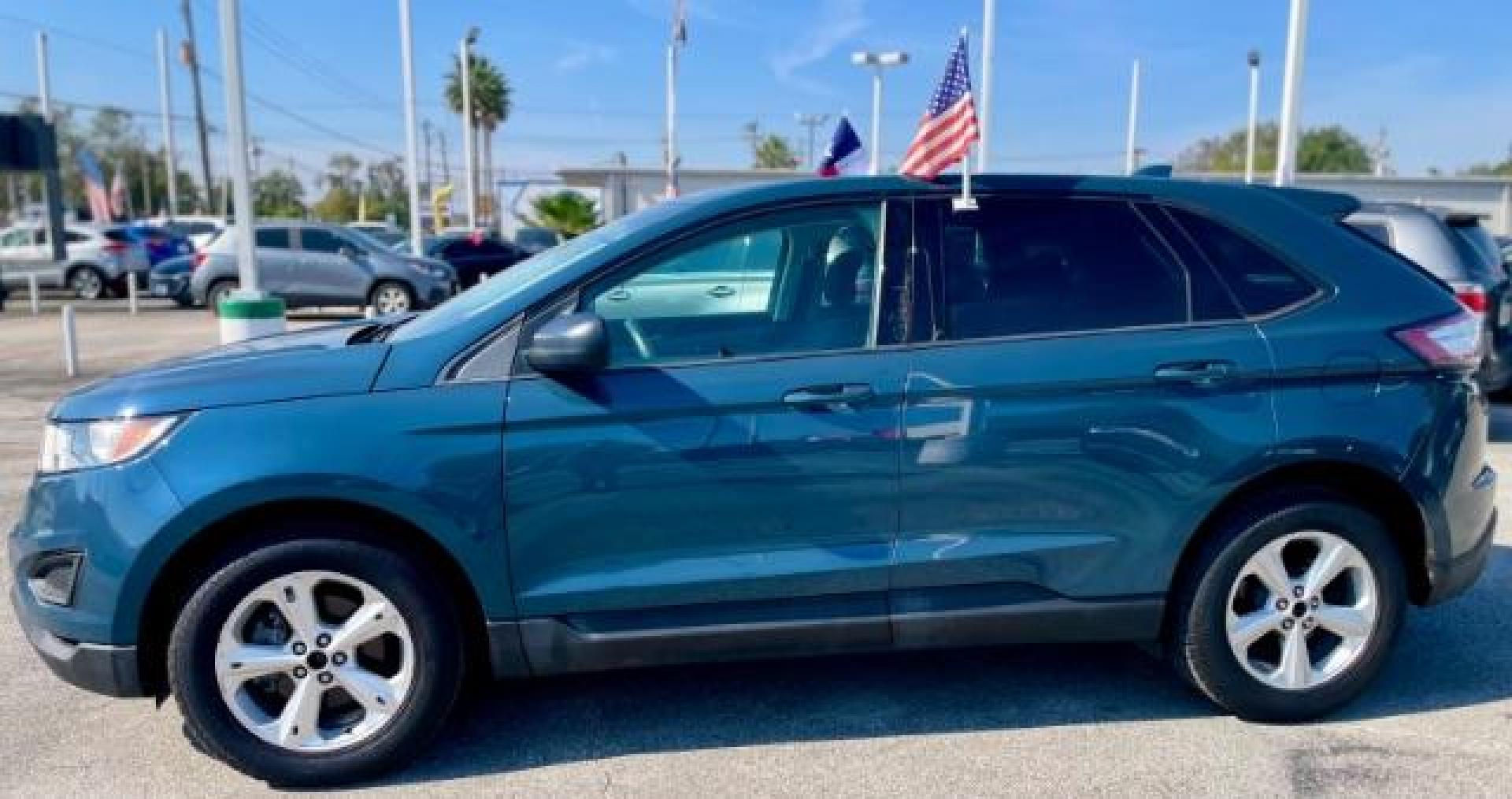 2016 Kona Blue Metallic /Ebony, cloth Ford Edge SE FWD (2FMPK3G9XGB) with an 2.0L L4 DOHC 16V engine, 6-Speed Automatic transmission, located at 4545 Spencer Hwy., Pasadena, 77504, (832) 266-1645, 29.666037, -95.173775 - Photo#2