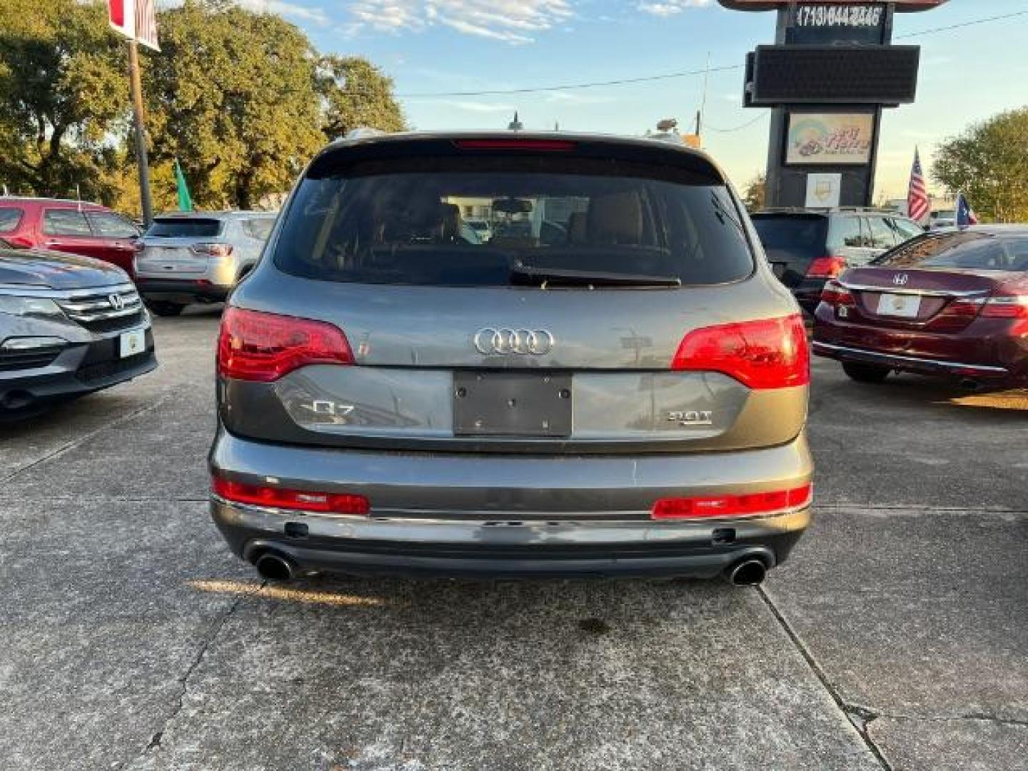 2015 Lava Gray Pearl Effect /Black, leather Audi Q7 3.0T Premium Plus quattro (WA1LGAFEXFD) with an 3.0L V6 DOHC 24V TURBO engine, 8-Speed Automatic transmission, located at 7935 Gulf Freeway, Houston, 77017, (832) 266-1645, 29.684393, -95.275665 - Photo#5