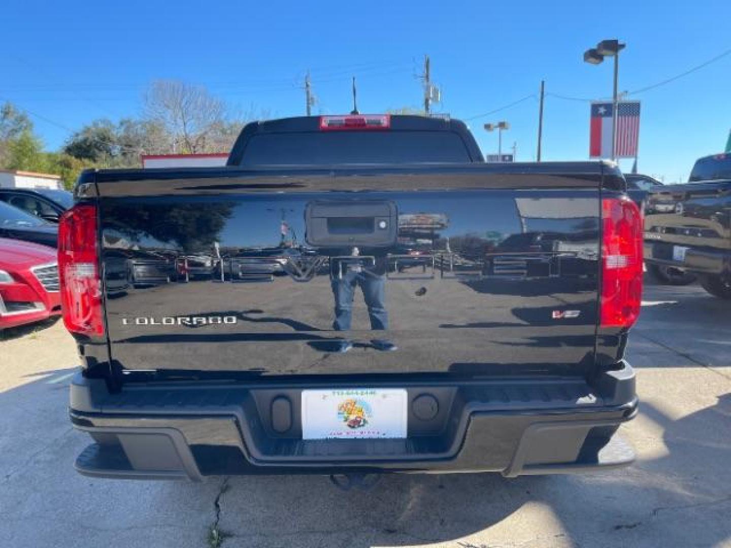 2022 Black Chevrolet Colorado Work Truck Crew Cab Short Box 2WD (1GCGSBEN8N1) with an 3.6L V6 DOHC 24V GAS engine, 6-Speed Automatic transmission, located at 7935 Gulf Freeway, Houston, 77017, (832) 266-1645, 29.684393, -95.275665 - Photo#4