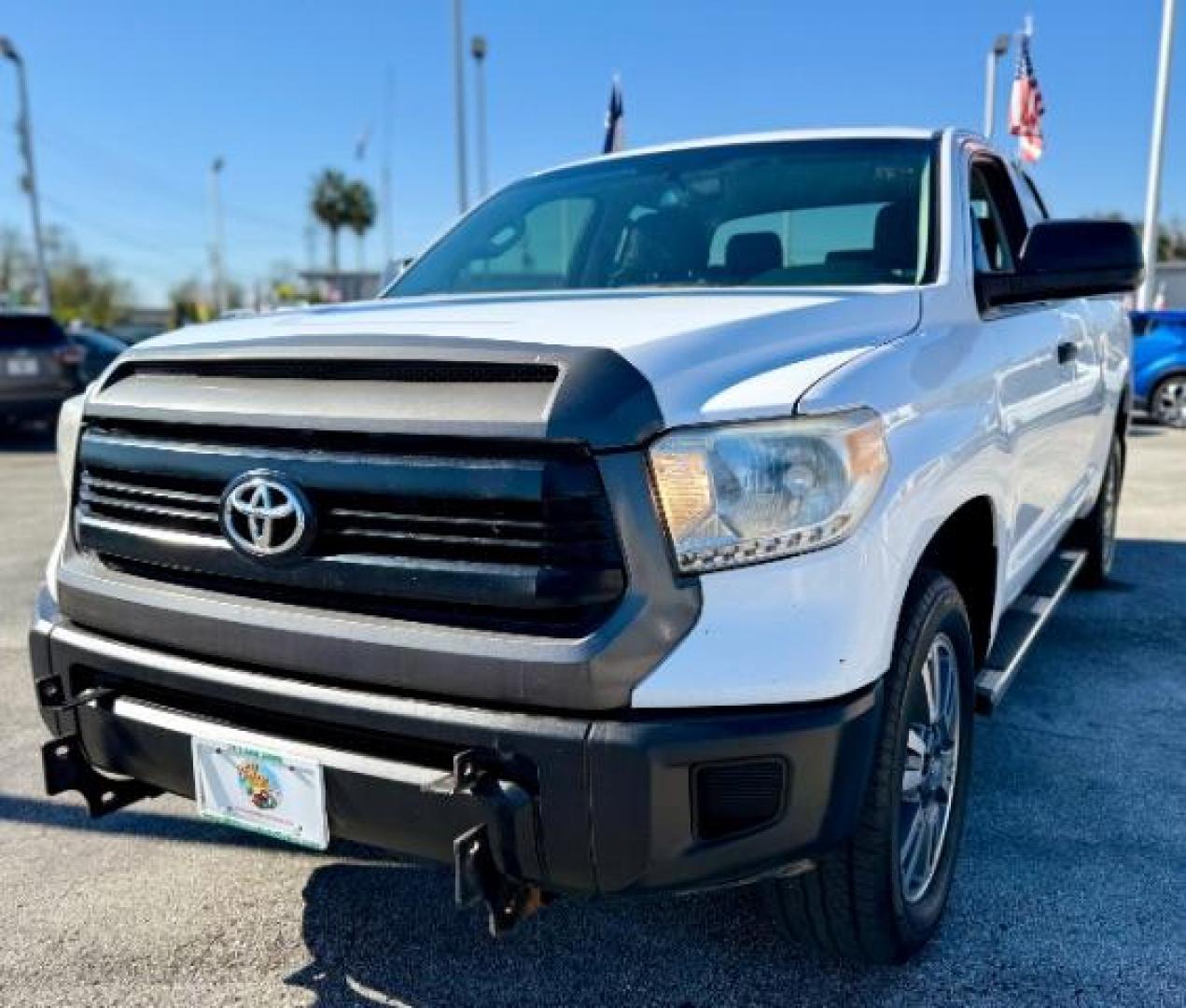 2015 Super White /Black, cloth Toyota Tundra SR5 4.6L V8 Double Cab 4WD (5TFUM5F12FX) with an 4.6L V8 DOHC 32V engine, 6-Speed Automatic transmission, located at 4545 Spencer Hwy., Pasadena, 77504, (832) 266-1645, 29.666037, -95.173775 - Photo#0