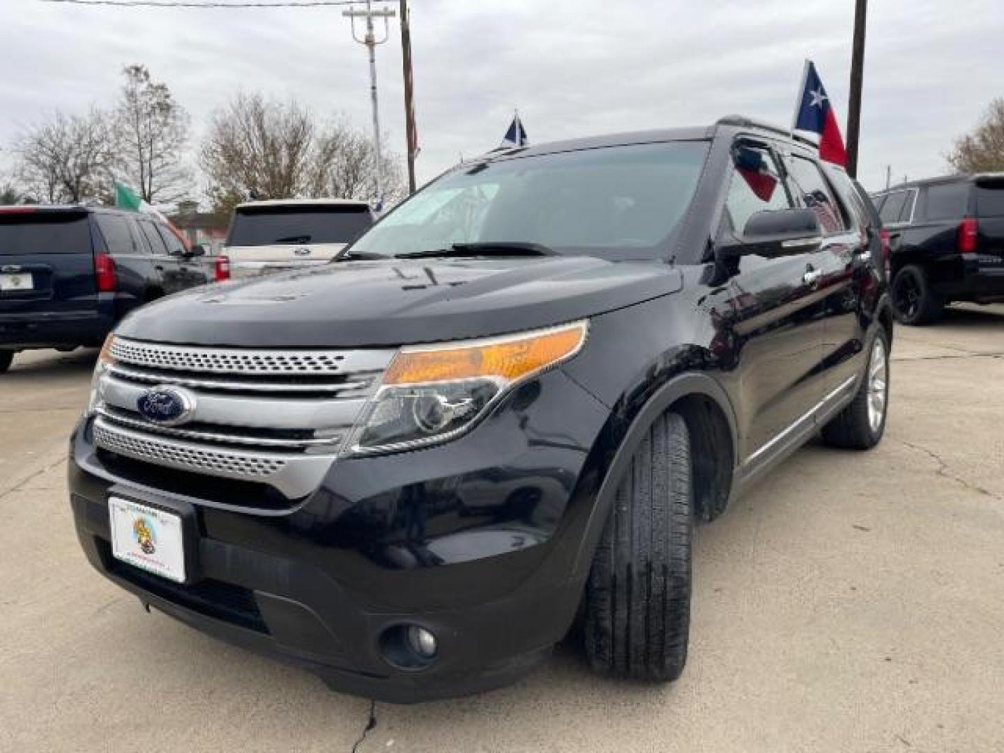 2015 Tuxedo Black Metallic /Medium Light Stone, premium cloth Ford Explorer XLT FWD (1FM5K7D86FG) with an 3.5L V6 DOHC 24V engine, 6-Speed Automatic transmission, located at 7935 Gulf Freeway, Houston, 77017, (832) 266-1645, 29.684393, -95.275665 - Photo#2