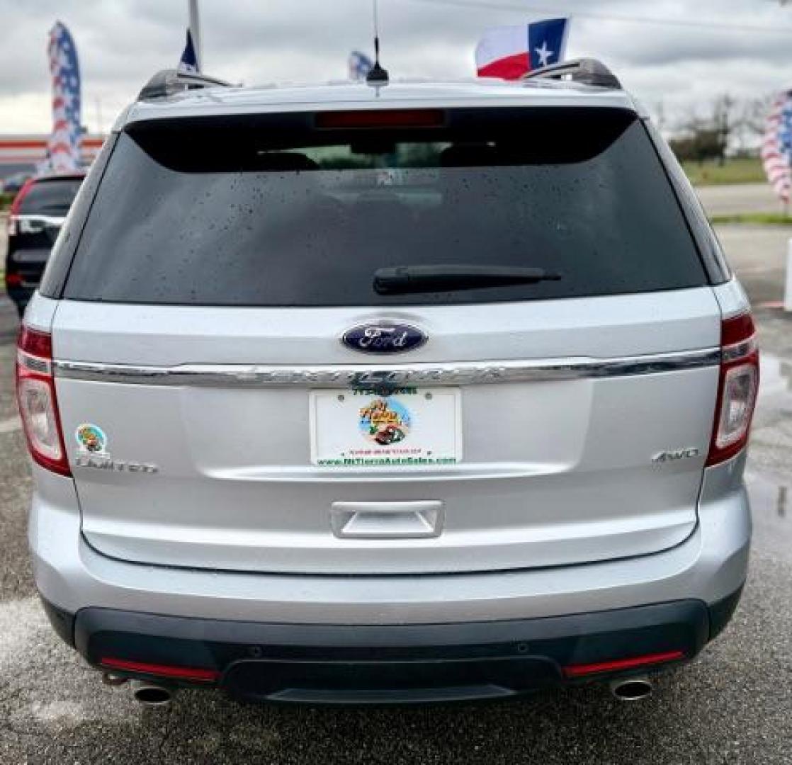 2014 Silver /Black Ford Explorer LIMITED (1FM5K8F83EG) with an 3.5 L V6 engine, 6-speed automatic transmission, located at 4545 Spencer Hwy., Pasadena, 77504, (832) 266-1645, 29.666037, -95.173775 - Photo#3